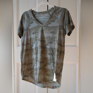 AEO Camouflage V-neck Tee